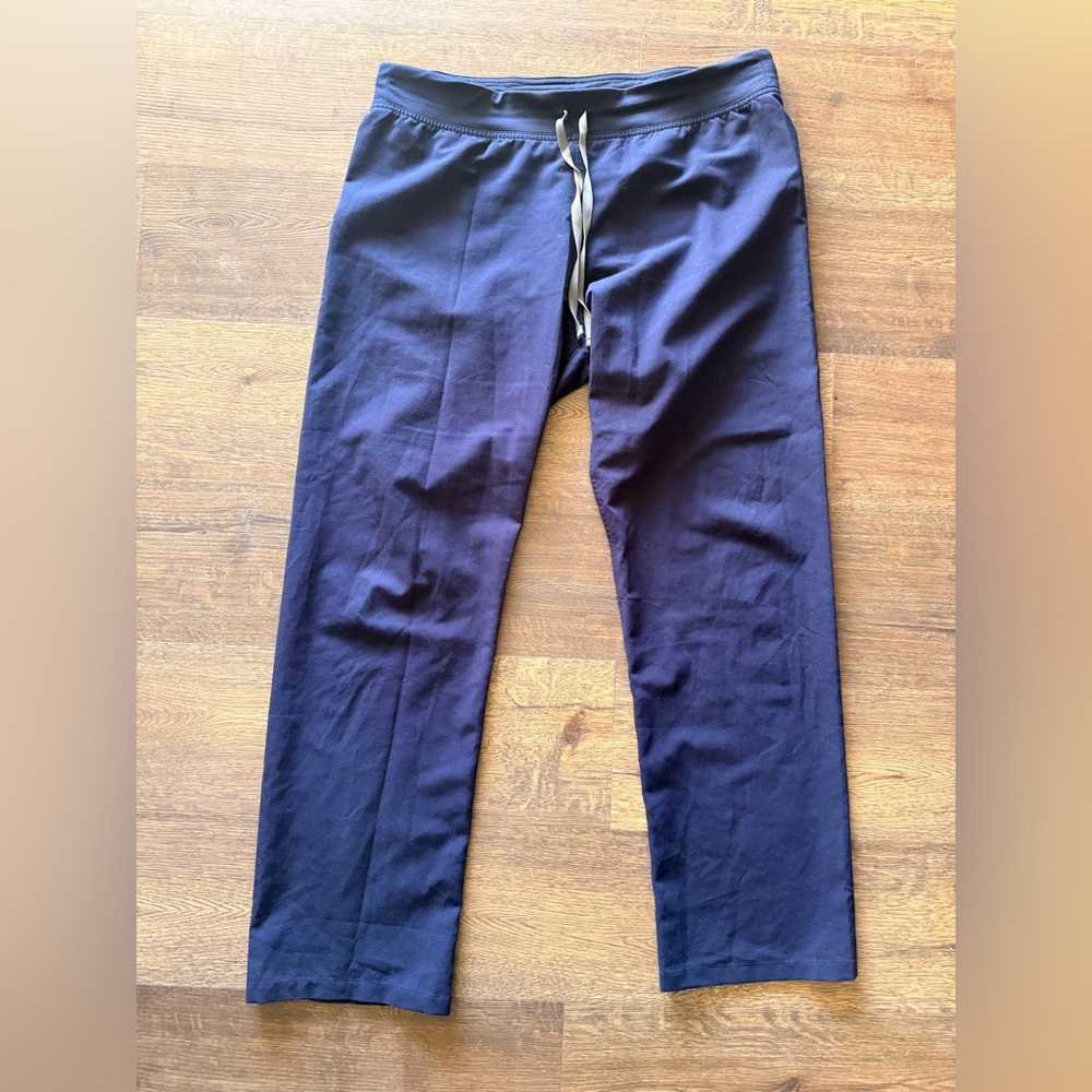 Women Figs Technical Collection L Navy two pocket
